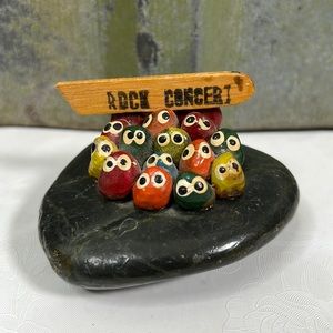 Vintage Paperweight ‘Rock Concert’